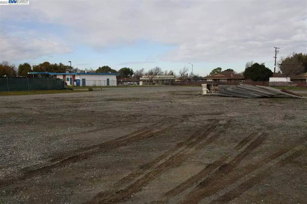 Pittsburg, CA 94565,100 El Dolardo