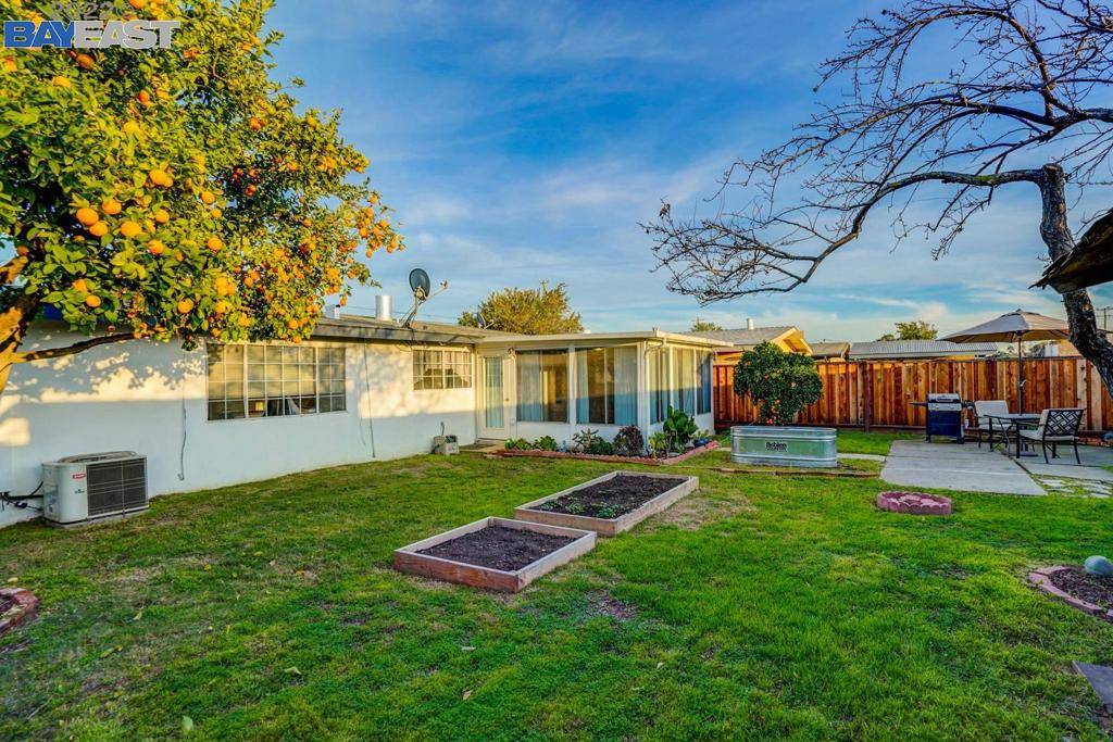 Hayward, CA 94545,27179 Capri Ave