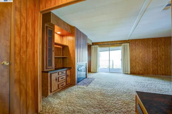 Hayward, CA 94544,29436 Middleborough Way