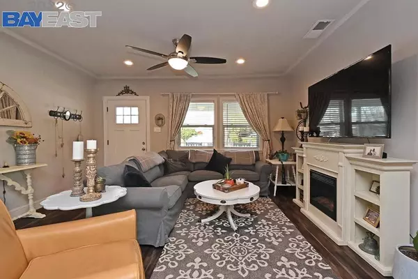 Rio Vista, CA 94571,437 S Front