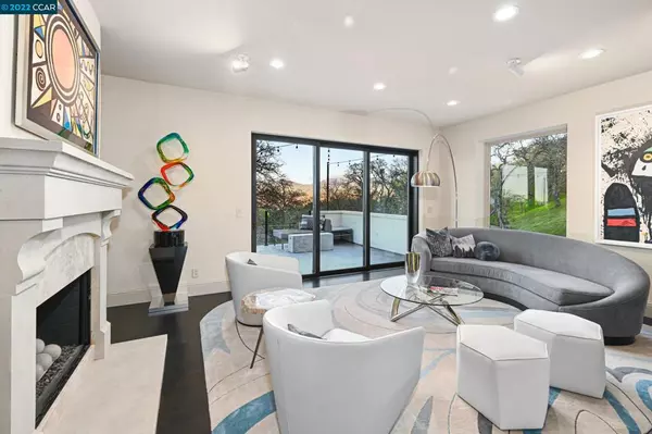 Walnut Creek, CA 94598,595 Las Lomas Way