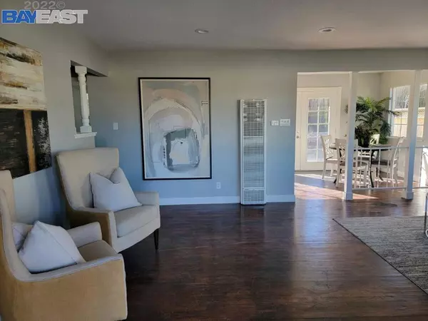 Martinez, CA 94553,1536 Center Ave