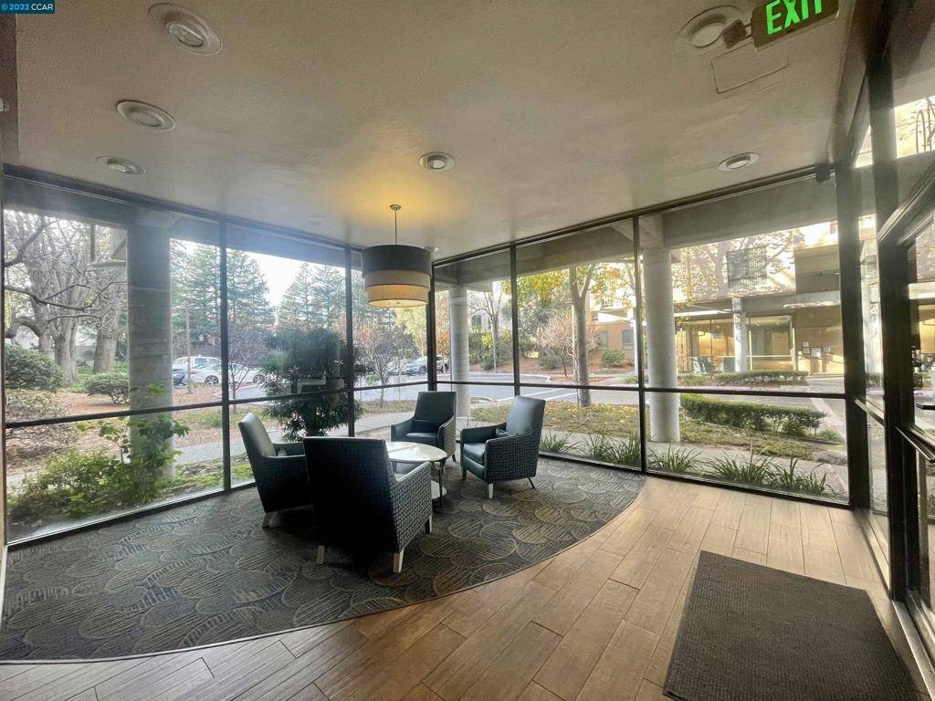 Walnut Creek, CA 94596,340 N Civic Dr #204