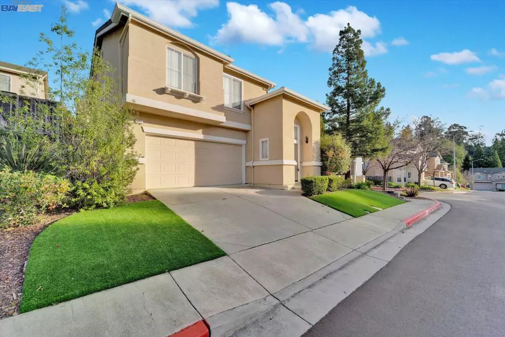 Castro Valley, CA 94552,20017 Shadow Creek Cir