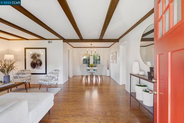 Walnut Creek, CA 94597,30 Forest Hills Ct