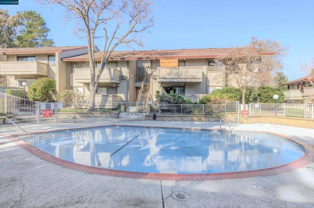 Walnut Creek, CA 94598,100 Kinross Drive #24