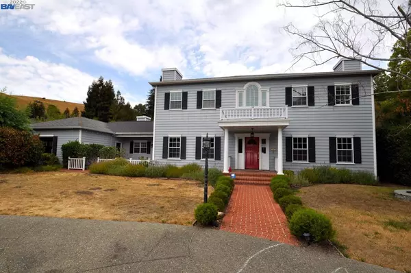 28 Greensburgh Ln, San Anselmo, CA 94960