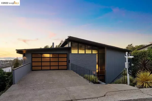 Oakland, CA 94618,5773 Country Club Drive