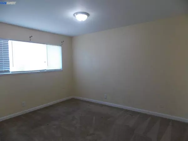 Vallejo, CA 94589,1206 ELLIOTT