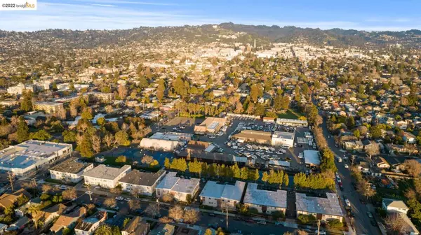 Berkeley, CA 94702,2227 Bonar