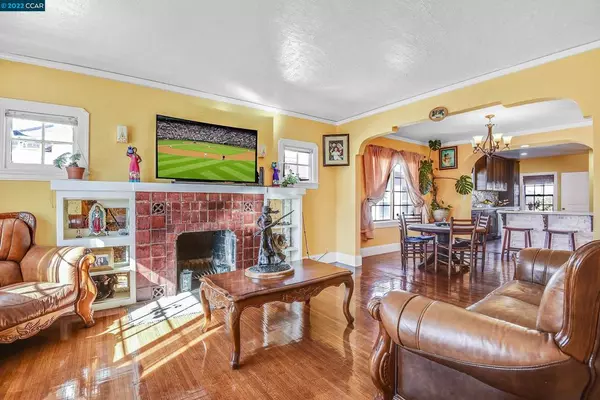 Oakland, CA 94621,7844 Plymouth St