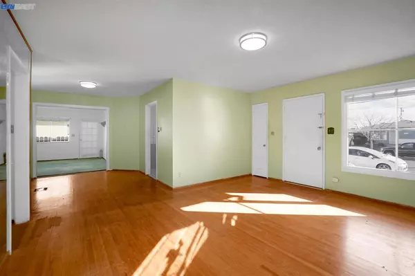 Hayward, CA 94544,1249 Inglewood St