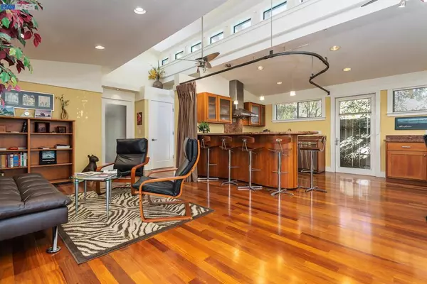 Lafayette, CA 94549,3402 Hall Ln