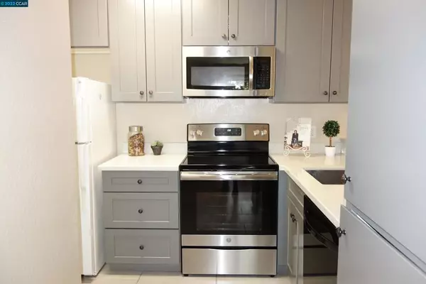 Concord, CA 94520,2398 Walters Way #18