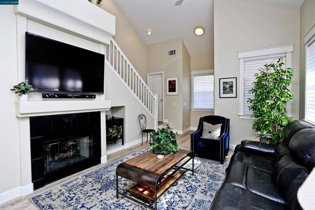 Pleasanton, CA 94588,2706 Labecca Ct