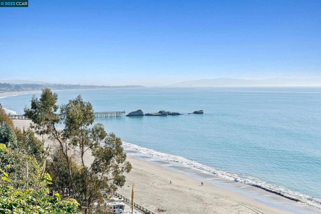 Aptos, CA 95003-3553,523 Seacliff Dr