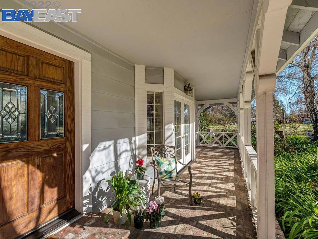 Pleasanton, CA 94588,1707 Equestrian Dr