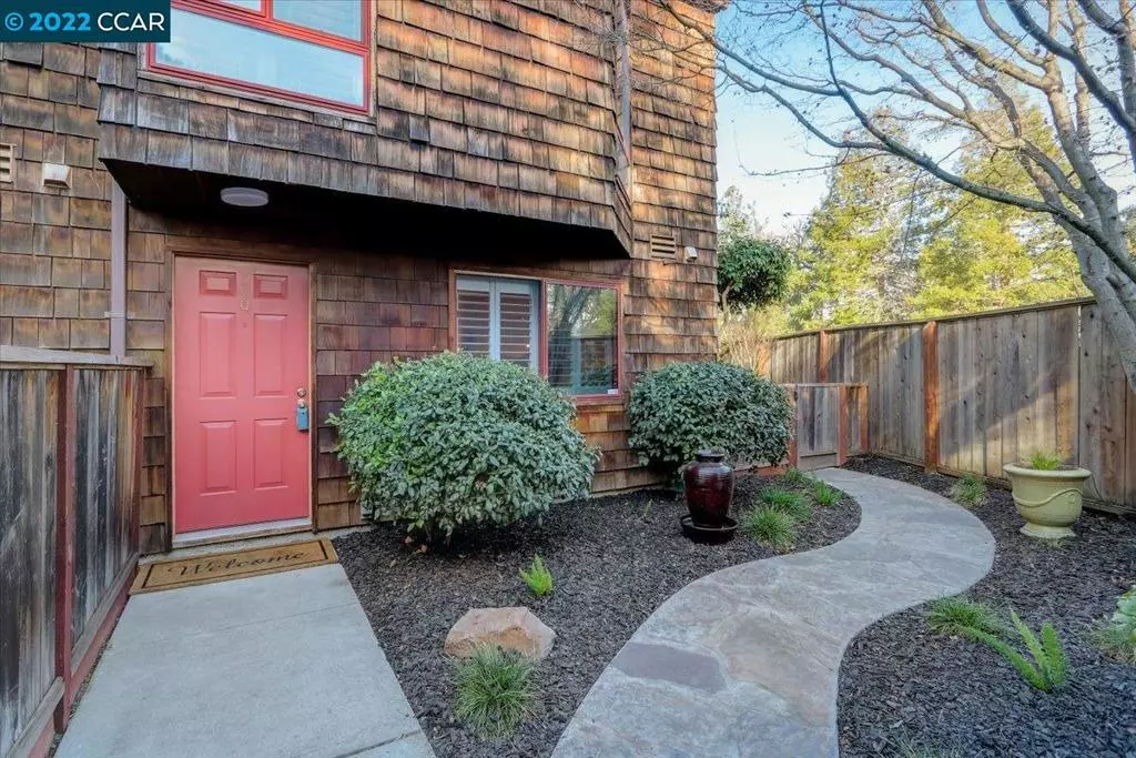 Walnut Creek, CA 94597,2340 Westcliffe Ln #Q