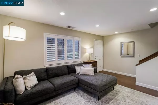 Walnut Creek, CA 94597,2340 Westcliffe Ln #Q