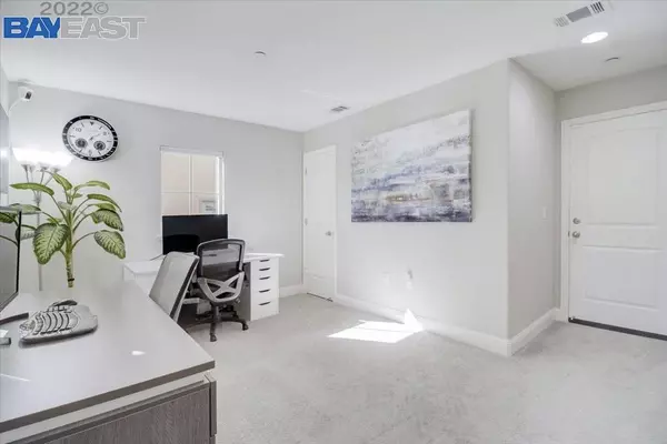 Concord, CA 94520,1260 Detroit Ave #1