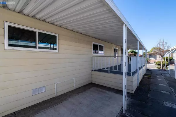 Hayward, CA 94545,27940 Pueblo Springs