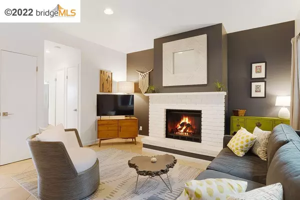 Oakland, CA 94619,3800 Maybelle Ave #16