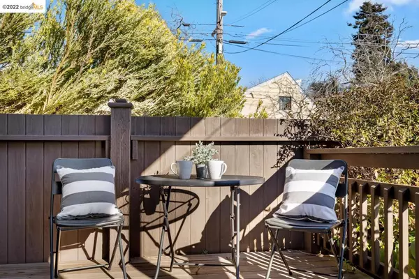 Berkeley, CA 94710,2210 7Th St