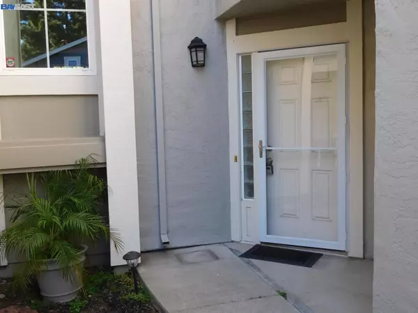 San Leandro, CA 94577-6050,2203 Claridge Pl