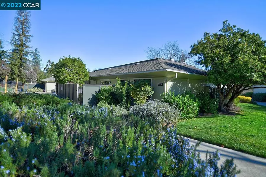 2251 Tice Creek Dr #4, Walnut Creek, CA 94595