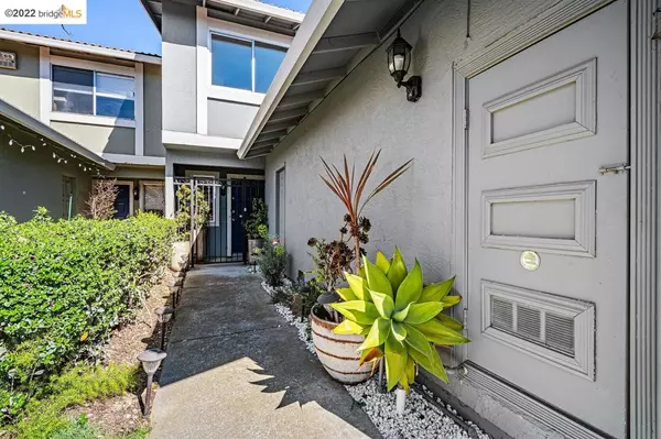 Oakland, CA 94605,30 Chimney Rock