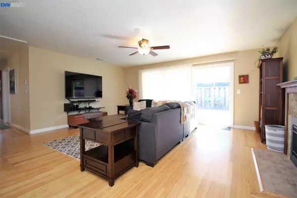 San Lorenzo, CA 94580,1604 Via Barrett