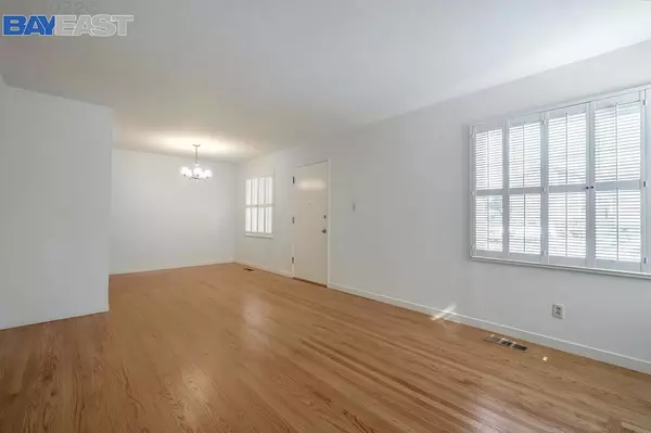 Hayward, CA 94544-2043,24853 Joanne St