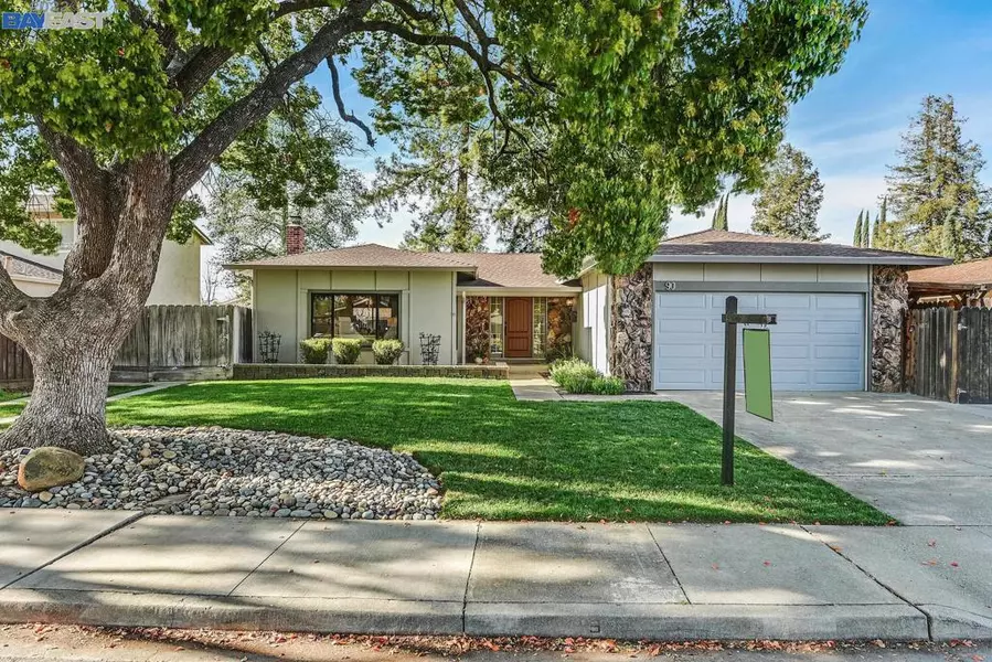 90 Cameo Dr, Livermore, CA 94550