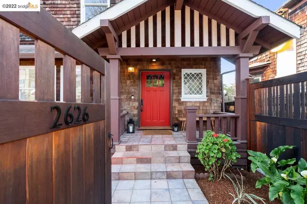 2626 Regent St, Berkeley, CA 94704-3315