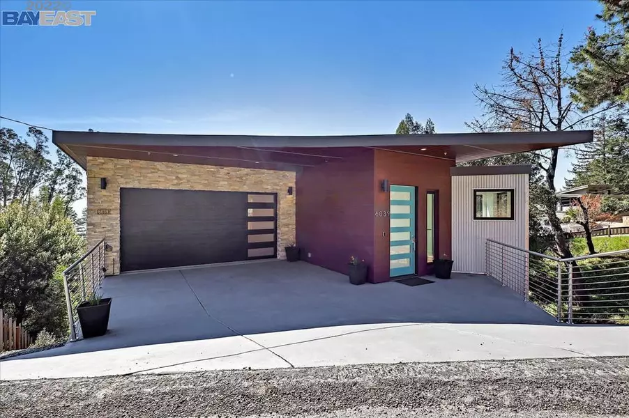 6039 Castle Dr, Oakland, CA 94611