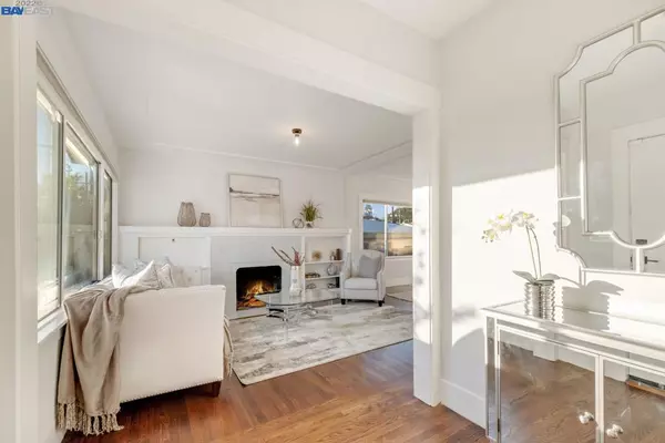 Oakland, CA 94602,3156 Texas St