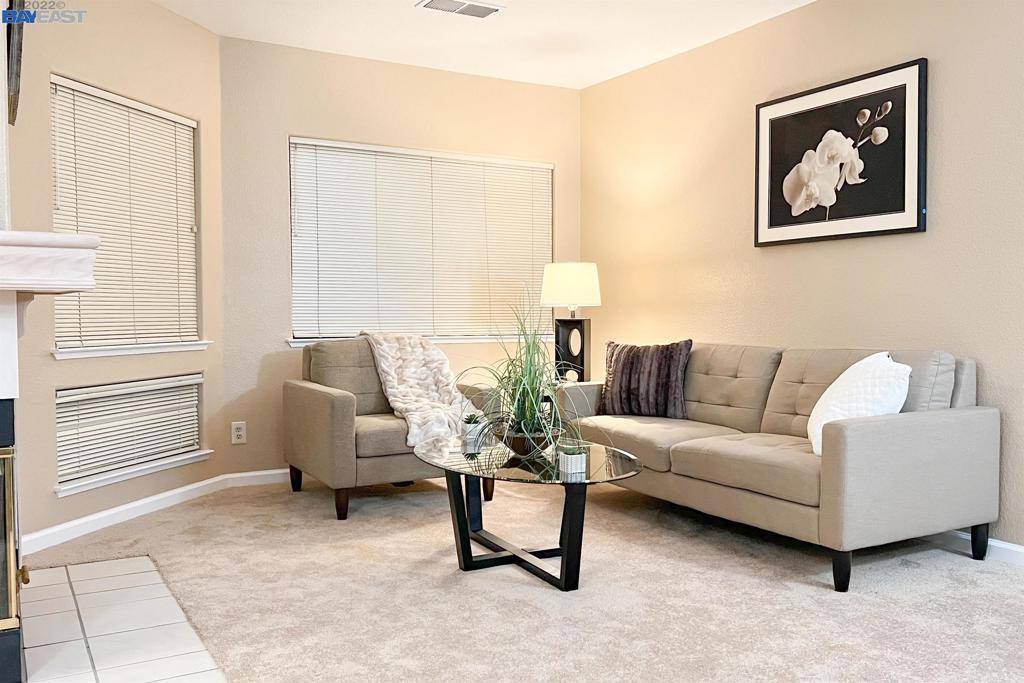 Hayward, CA 94546,21239 Gary Dr #419