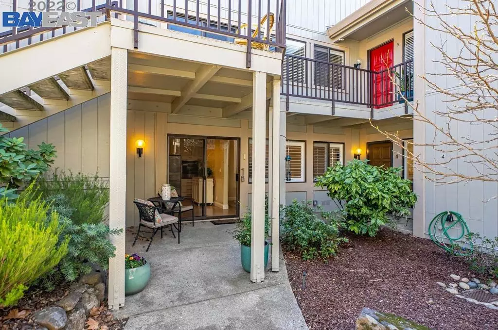 Walnut Creek, CA 94595,2705 Saklan Indian Dr #4