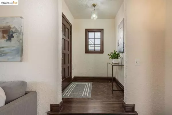 Albany, CA 94706,1318 Portland Ave