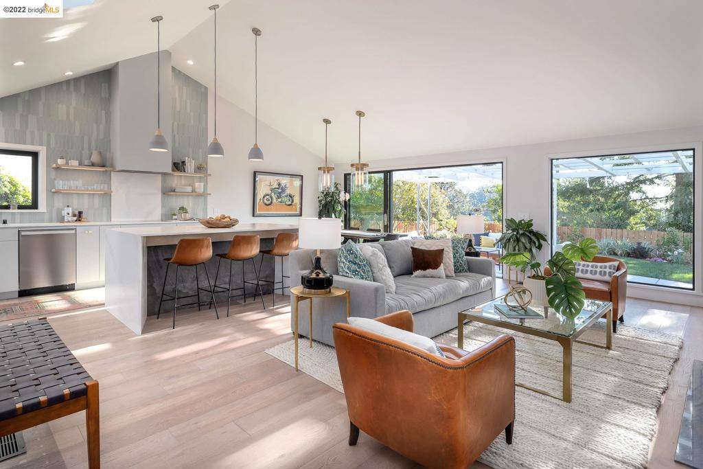 2717 Mountain Gate Way, Oakland, CA 94611