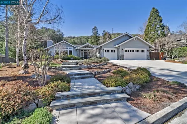 17 Brandt Dr, Moraga, CA 94556