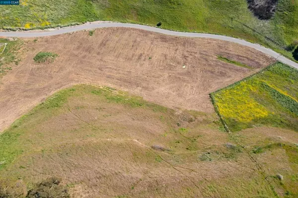 Martinez, CA 94553,20 Hardisty Lane