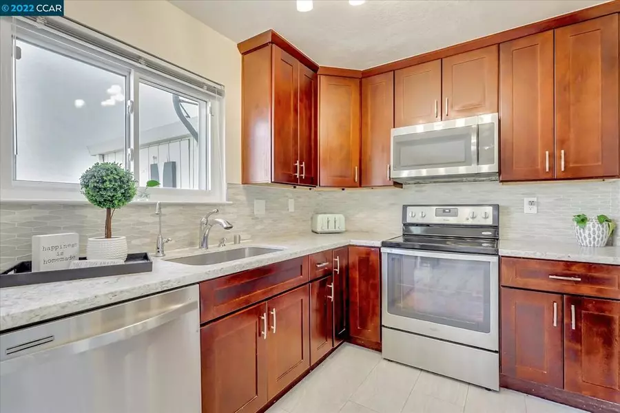 38594 Royal Ann Cmn, Fremont, CA 94536