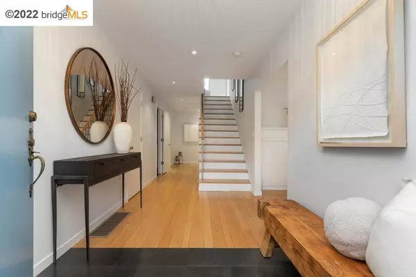 Oakland, CA 94618,35 Westminster Dr