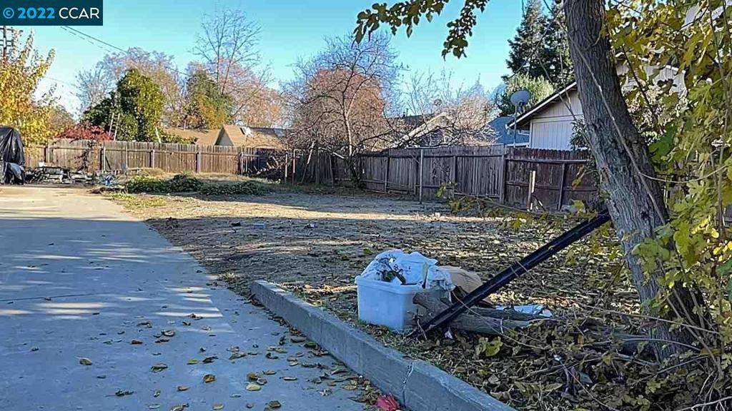 2590 American Ave, Sacramento, CA 95833