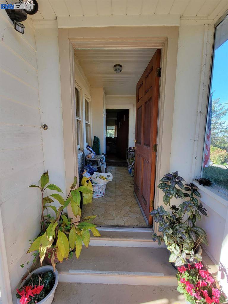 3361 East Ave, Hayward, CA 94541