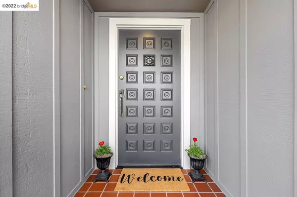 Oakland, CA 94618,5719 Amy Dr