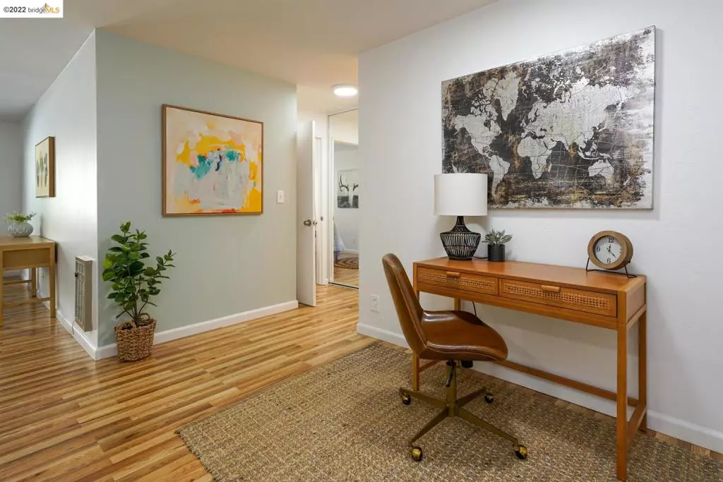 Oakland, CA 94611,288 Whitmore St #122