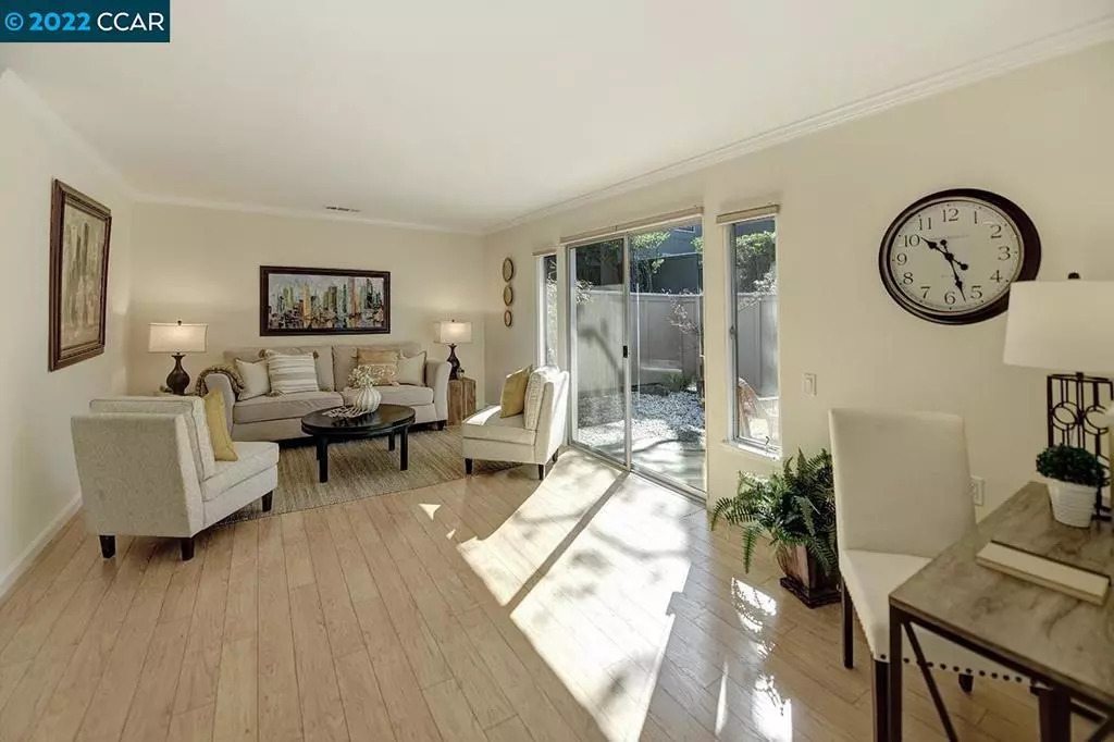 Walnut Creek, CA 94595,2216 Tice Creek Dr #3