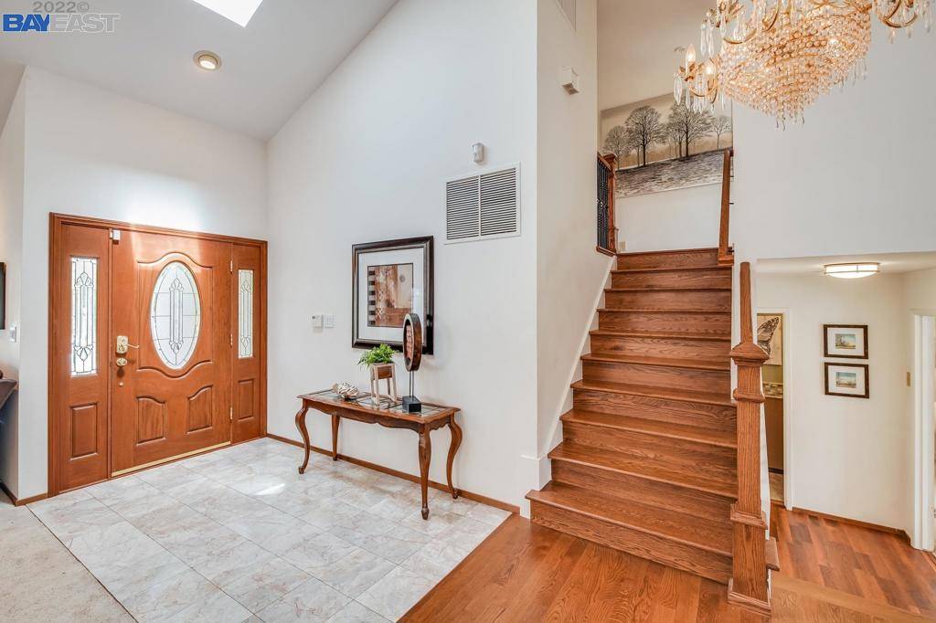 Pleasanton, CA 94588,7828 Olive Ct